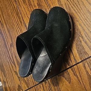 Womens Ugg black Clog Heels Size 10